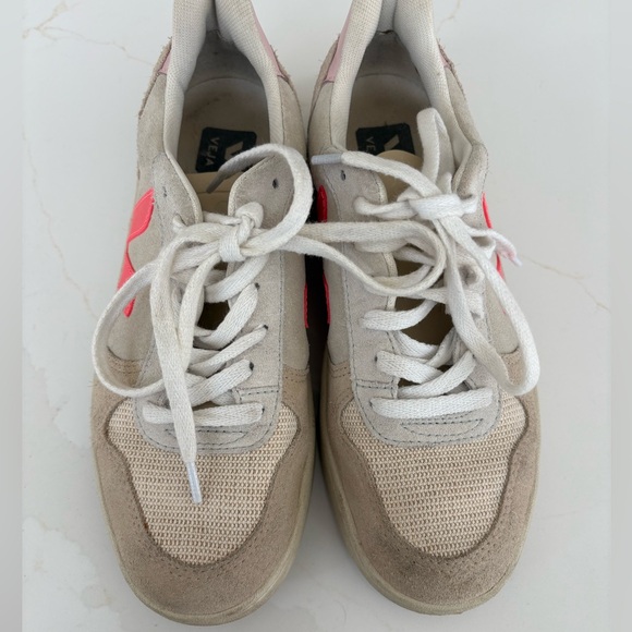 Veja V-10 Suede Sneakers. Beige with Neon Pink Accent. Size 7 - Picture 8 of 11